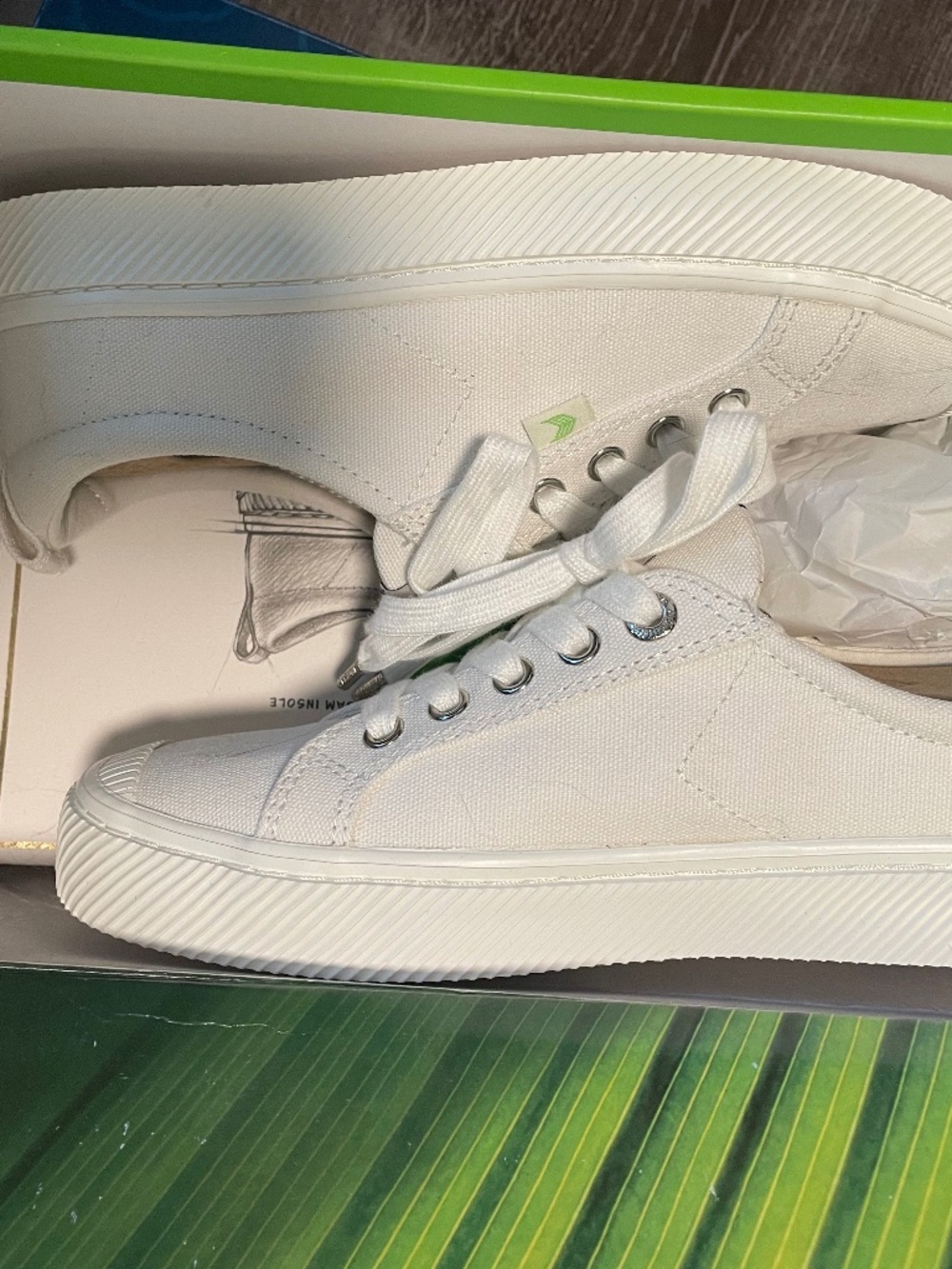 Cariuma White Canvas Sneakers